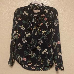 Flowery navy blue longsleeves top. Size XS
